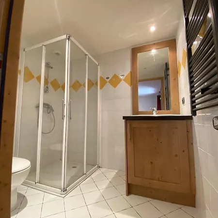 Avec Terrasse, Jardin Et Piscine Chauffee A - 6 Pers. - Fr-1-733-136 Crest-Voland